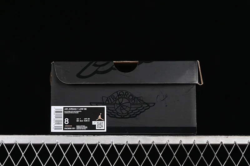 All Categories Air Jordan Jordan Series Basketball Shoes Air Jordan 1 Low Air Jordan 1 Low "Black Cat" AJ1 Joe 1 Special Edition Black Low-top Basketball Shoes HM3690-001